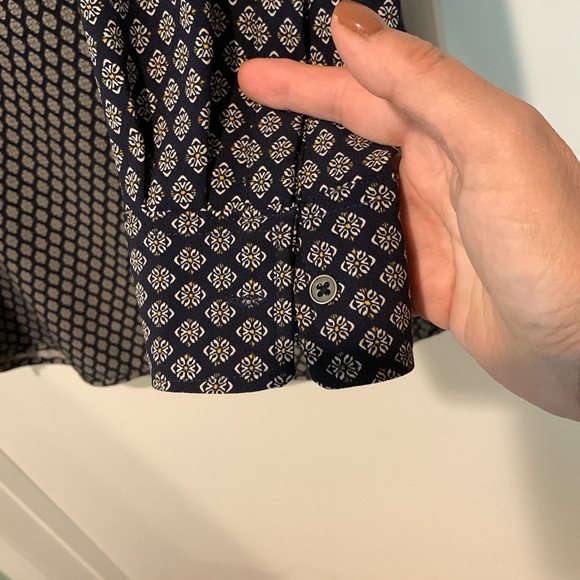 Classic Lila Rose navy/yel/wht tunic with button up sleeves. Sz M. EUC. - Picture 6 of 11